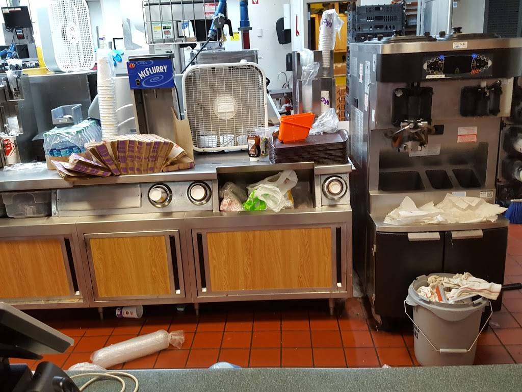 McDonalds | cafe | 2340 E Moreland Blvd, Waukesha, WI 53186, USA | 2627867380 OR +1 262-786-7380