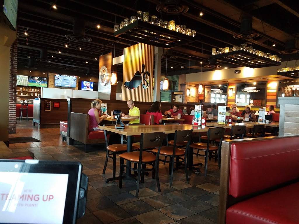 Chilis Grill & Bar | meal takeaway | 12912 Cortez Blvd, Brooksville, FL 34613, USA | 3525977160 OR +1 352-597-7160