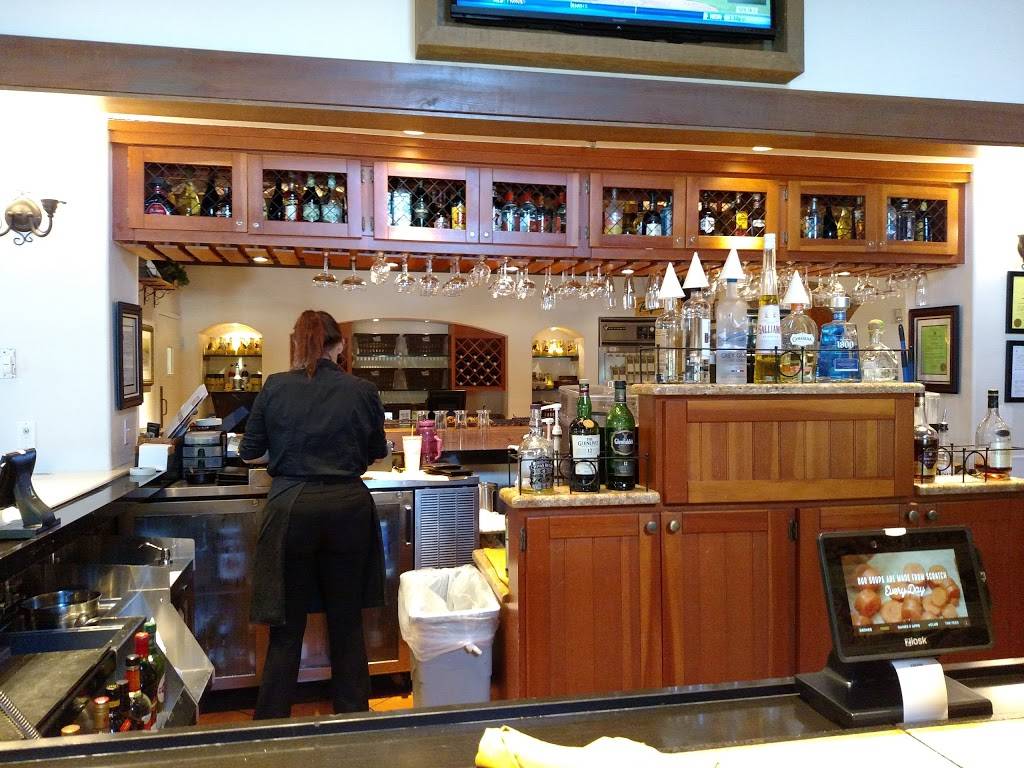 Olive Garden Italian Restaurant | meal takeaway | 1013 County St, Taunton, MA 02780, USA | 5088849922 OR +1 508-884-9922