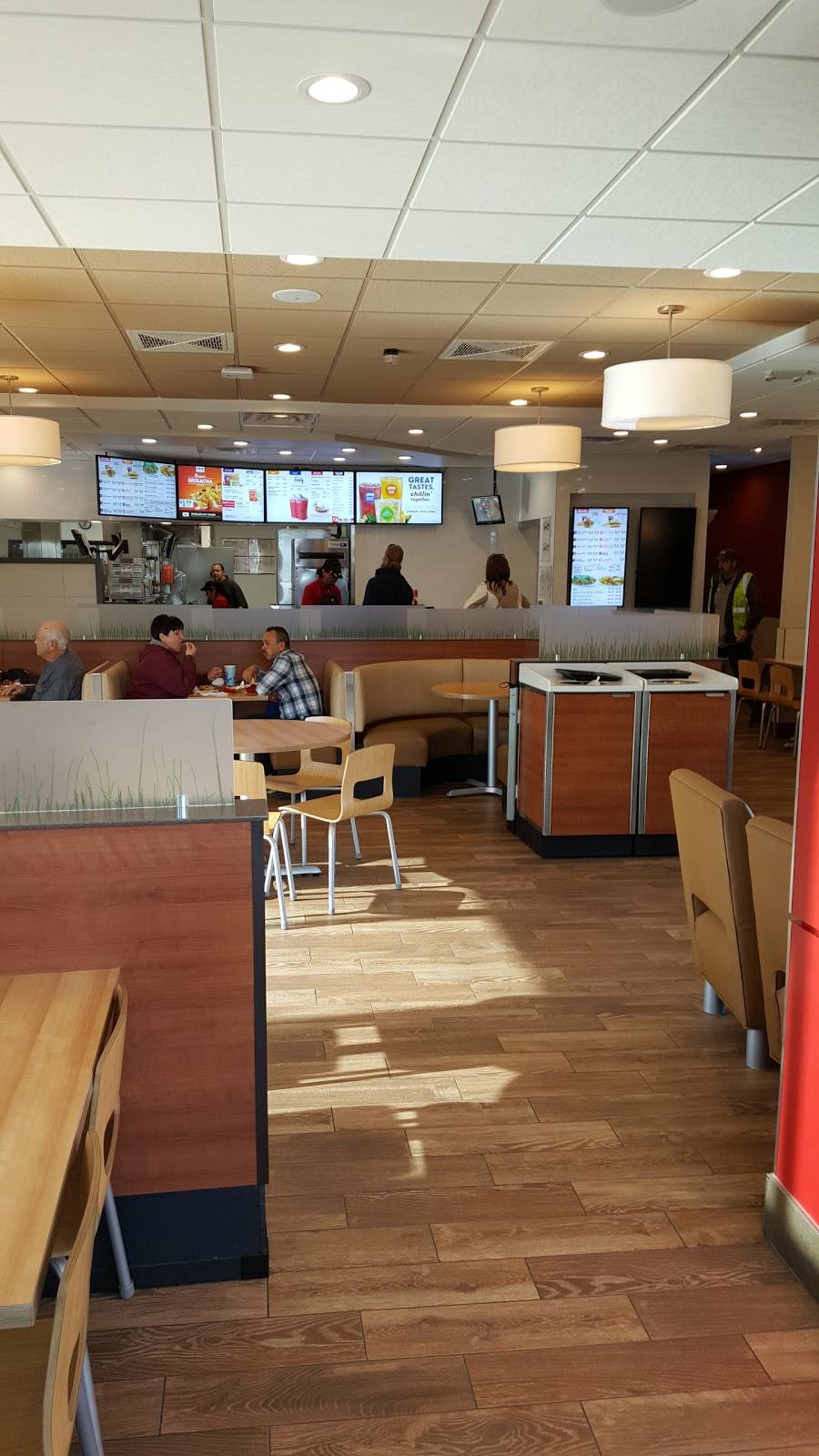 Wendys | restaurant | 6001 Dexter St, Commerce City, CO 80022, USA | 3032872330 OR +1 303-287-2330