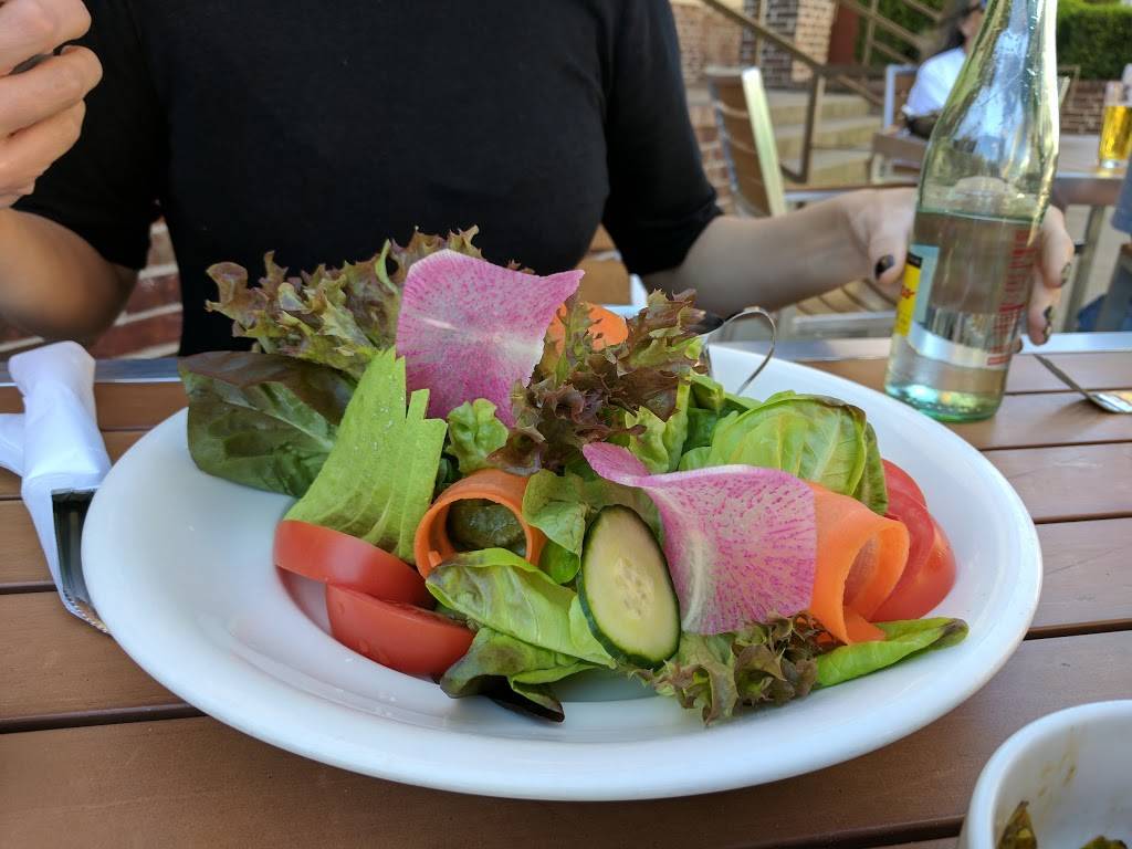 Hi Hat Public House | restaurant | 2121 E 6th St, Austin, TX 78702, USA | 5124788700 OR +1 512-478-8700