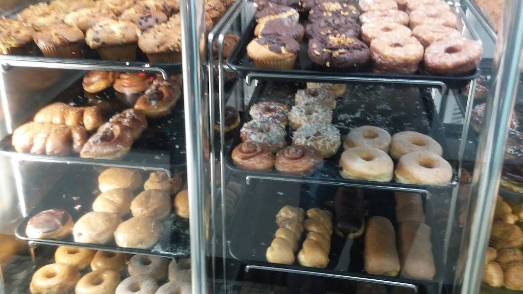 Winchells | cafe | 10801 Crenshaw Blvd, Inglewood, CA 90303, USA | 3106775825 OR +1 310-677-5825