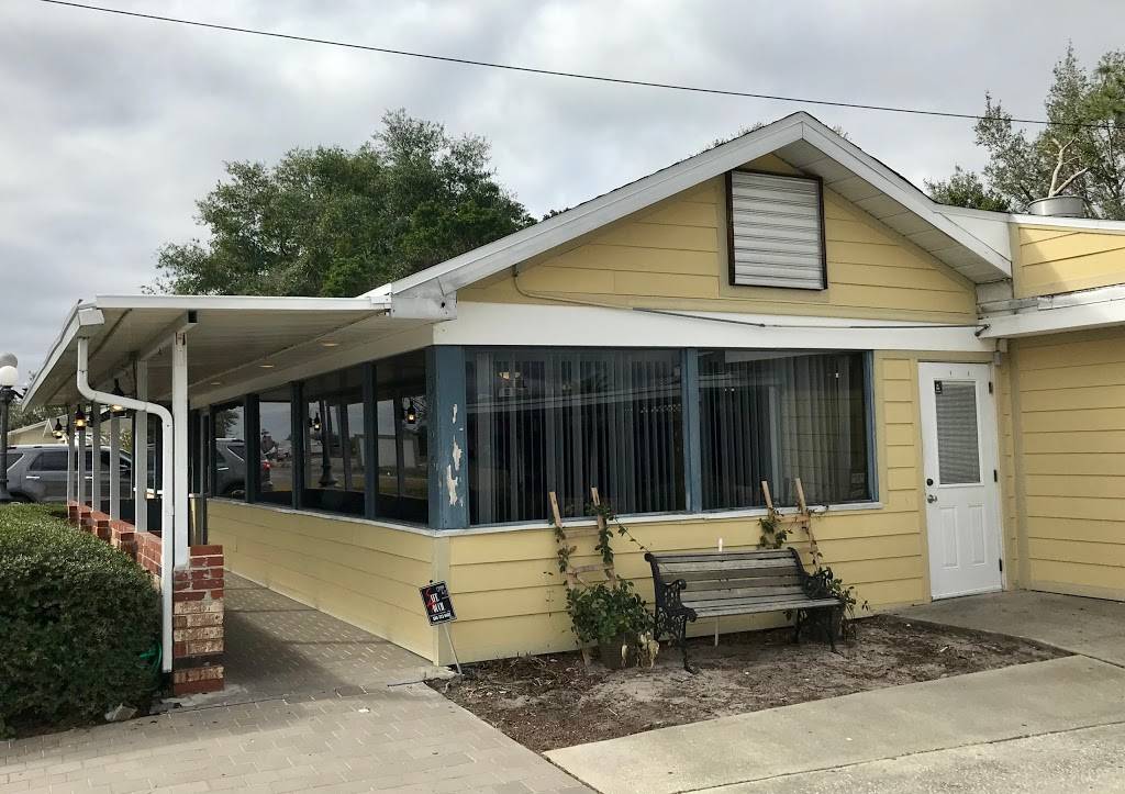 Barnwood Country Kitchen and Smokehouse | restaurant | 3725 W Old US Hwy 441, Mt Dora, FL 32757, USA | 3526304903 OR +1 352-630-4903