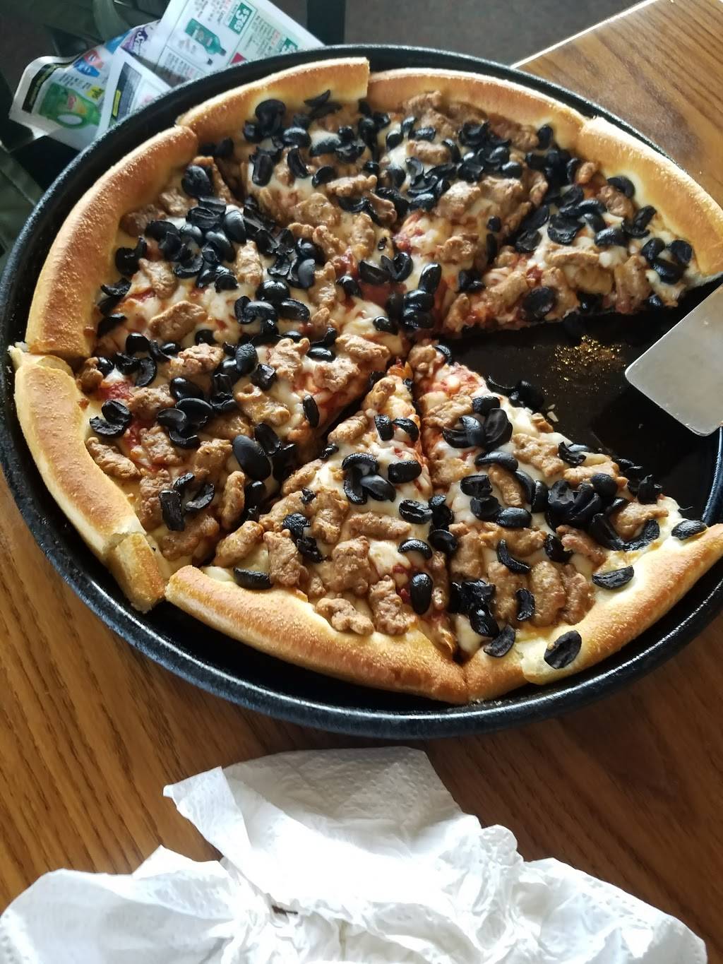 Pizza Hut | meal takeaway | 340 Cleveland St, Ripley, TN 38063, USA | 7316354817 OR +1 731-635-4817