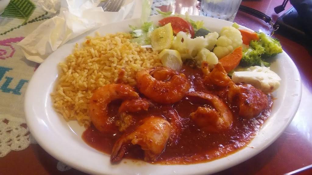 El Bajio | restaurant | 3704 W Shields Ave, Fresno, CA 93722, USA | 5592773644 OR +1 559-277-3644