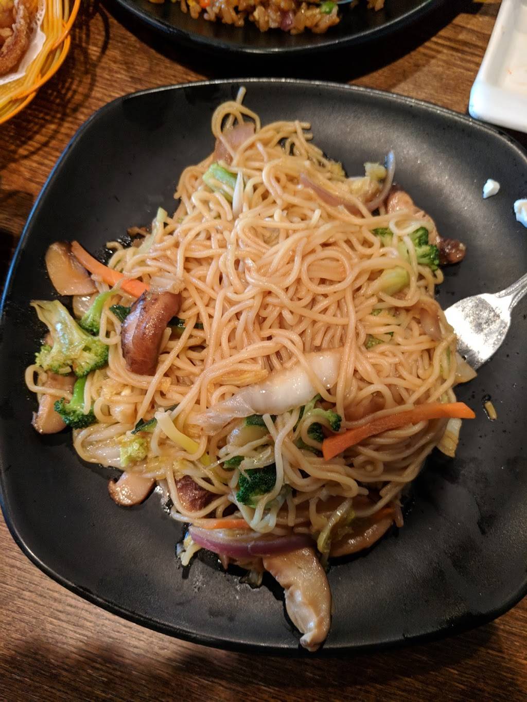 Maki Maki | restaurant | 40 Cummings Park Dr, Woburn, MA 01801, USA | 7813053829 OR +1 781-305-3829