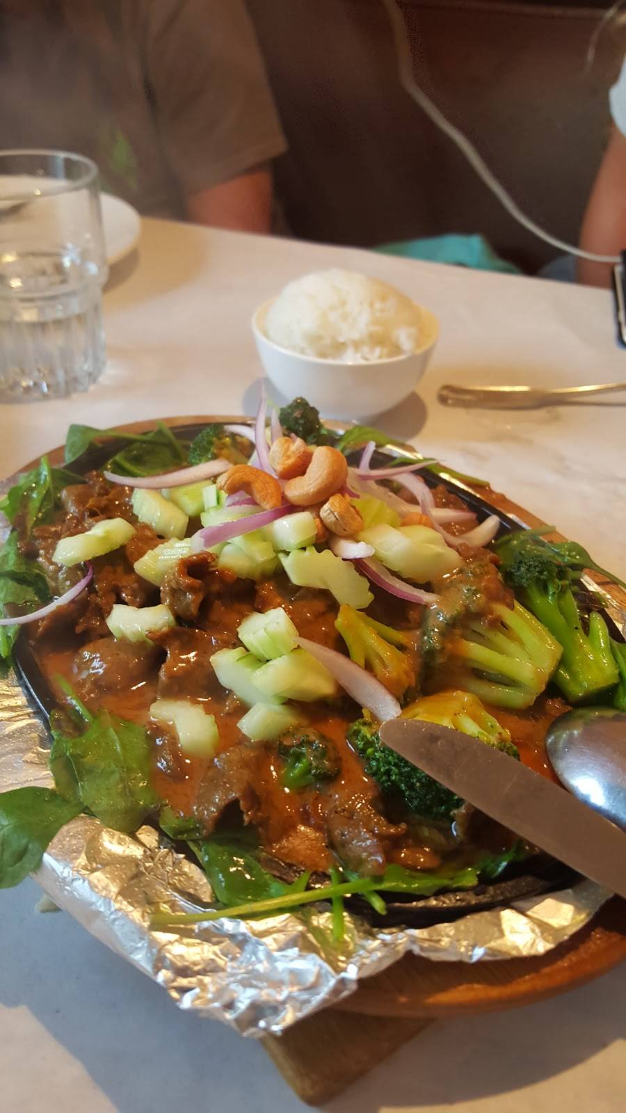 Meun Fan Thai Cafe | restaurant | 1819 Cliff Dr, Santa Barbara, CA 93109, USA | 8058829244 OR +1 805-882-9244