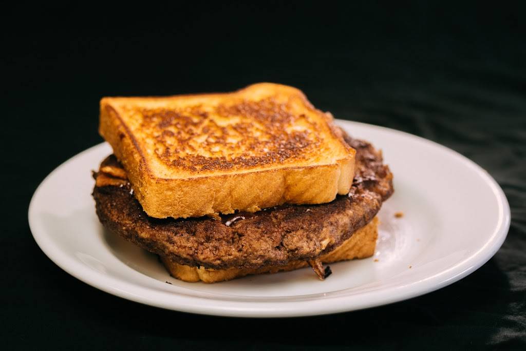 Mr. Cs Family Restaurant | restaurant | 4309 W State St, Rockford, IL 61102, USA | 8159645347 OR +1 815-964-5347