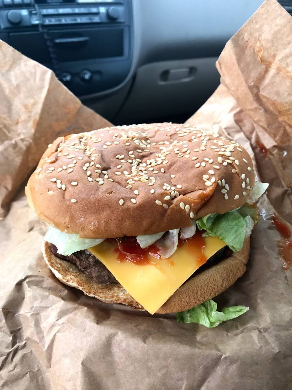 Burger King | restaurant | 902 Bridgeport Ave, Shelton, CT 06484, USA | 2039297290 OR +1 203-929-7290