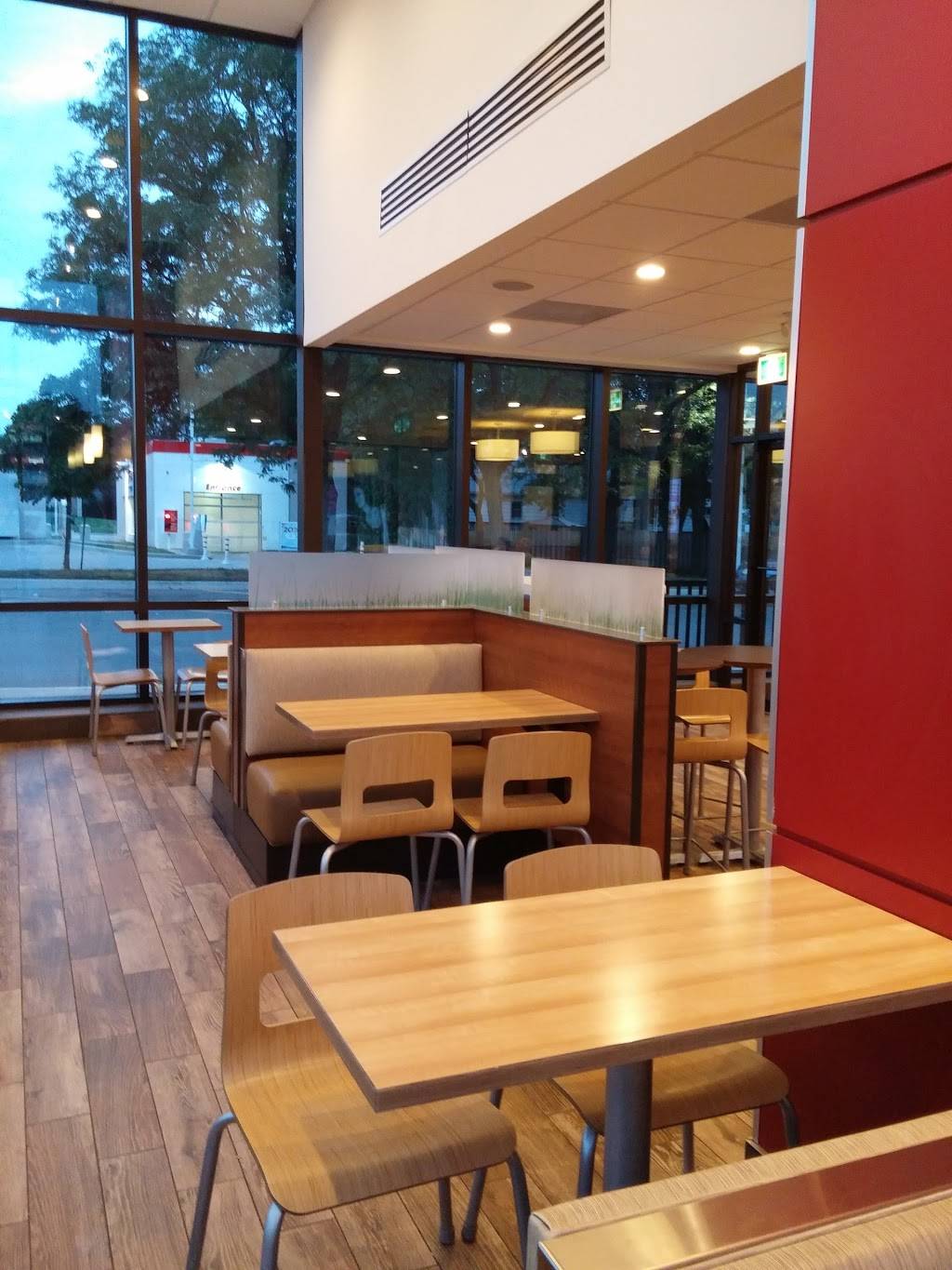 Wendys | restaurant | 1142 London Rd, Sarnia, ON N7S 1P4, Canada | 5193837876 OR +1 519-383-7876