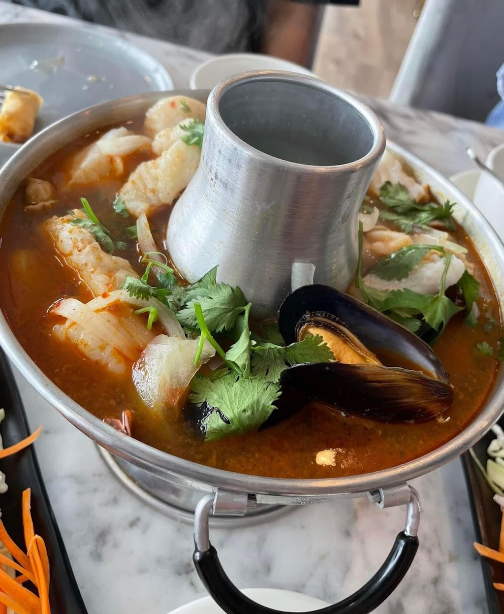 Social Thai Kitchen | restaurant | 1830 Sunset Cliffs Blvd, San Diego, CA 92107, USA | 6192289928 OR +1 619-228-9928