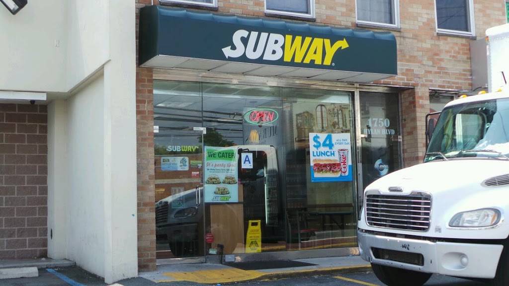 Subway Restaurants | restaurant | 1750 Hylan Blvd, Staten Island, NY 10305, USA | 7183515690 OR +1 718-351-5690