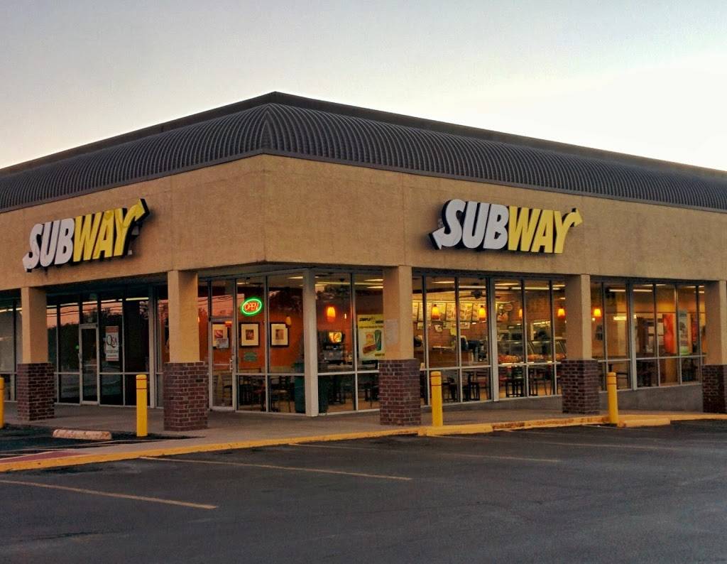 Subway Restaurants | restaurant | 3101 Denton Hwy #400, Haltom City, TX 76117, USA | 6826470767 OR +1 682-647-0767