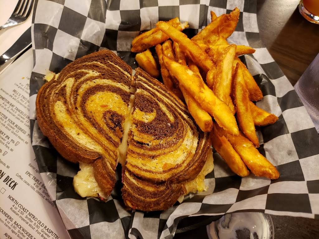 Castle Brewing Co. | restaurant | 1310 W Washington St, Greenville, MI 48838, USA | 6167126226 OR +1 616-712-6226