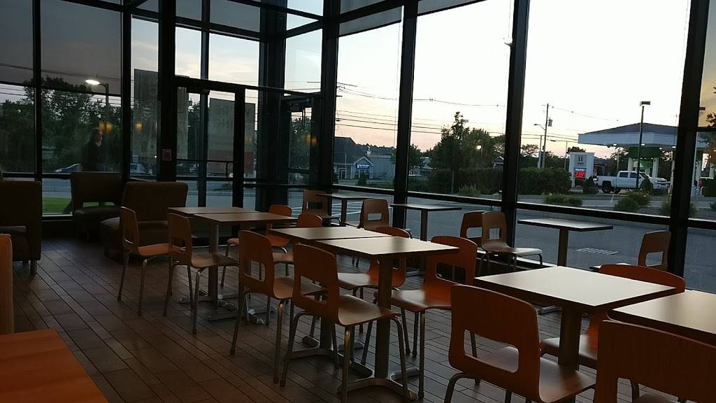 Wendys | restaurant | 505 W Central St, Franklin, MA 02038, USA | 5085203196 OR +1 508-520-3196