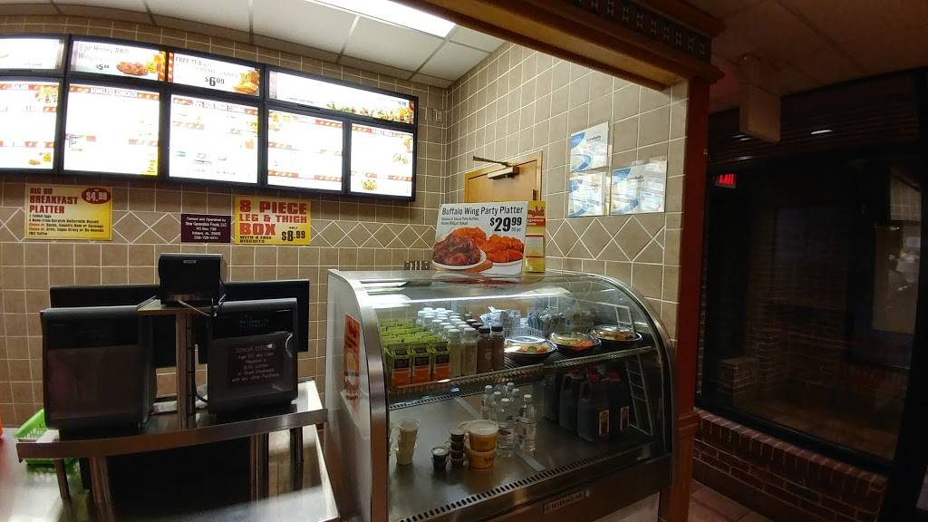 Bojangles Famous Chicken n Biscuits | restaurant | 5015 N Memorial Pkwy, Huntsville, AL 35810, USA | 2568525700 OR +1 256-852-5700