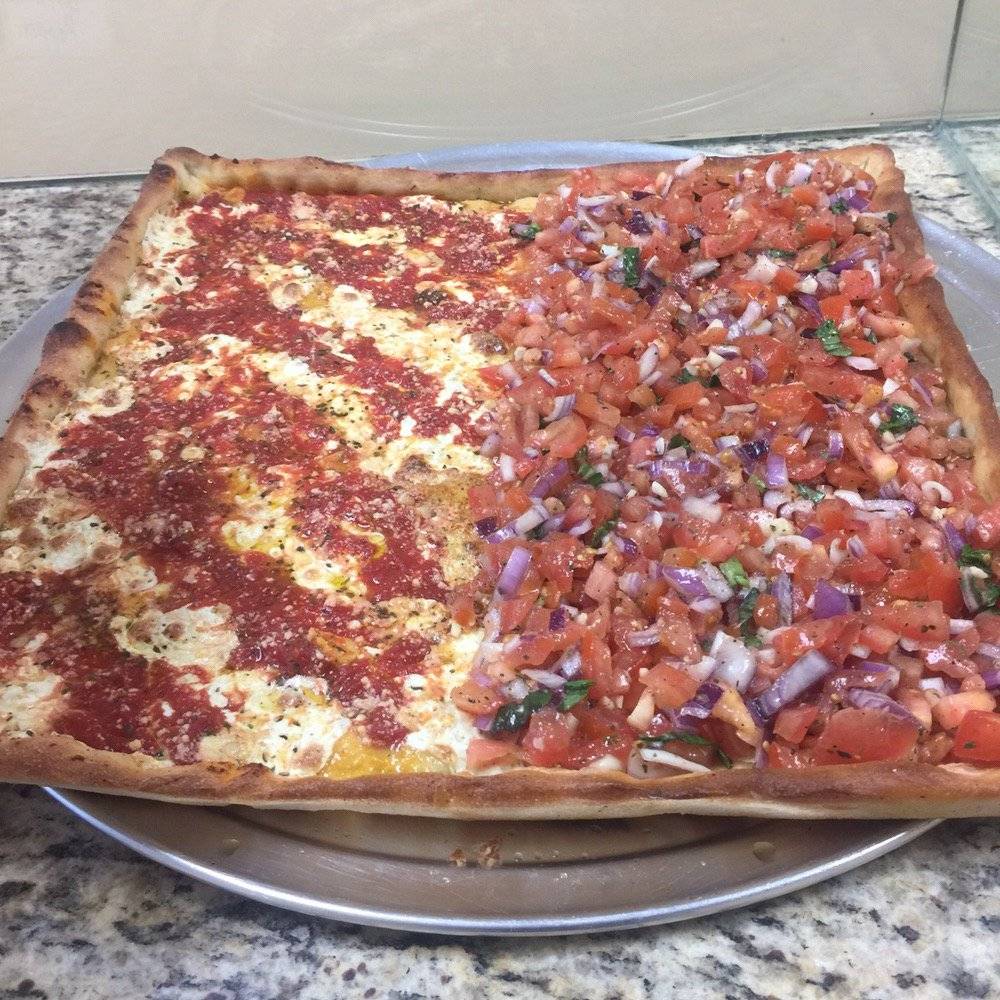 FAMILY Pizza | meal delivery | 5201, 5119 Avenue U, Brooklyn, NY 11234, USA | 3474624150 OR +1 347-462-4150