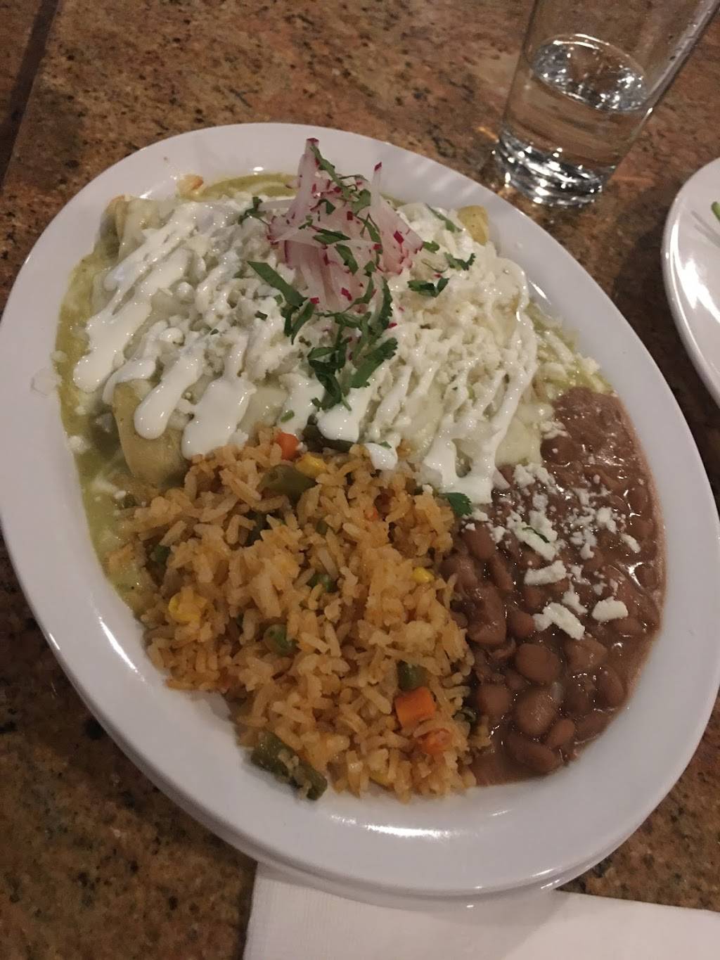 La Canasta Restaurant Grill | restaurant | 2341 S 4th St, Philadelphia, PA 19148, USA | 2675898345 OR +1 267-589-8345