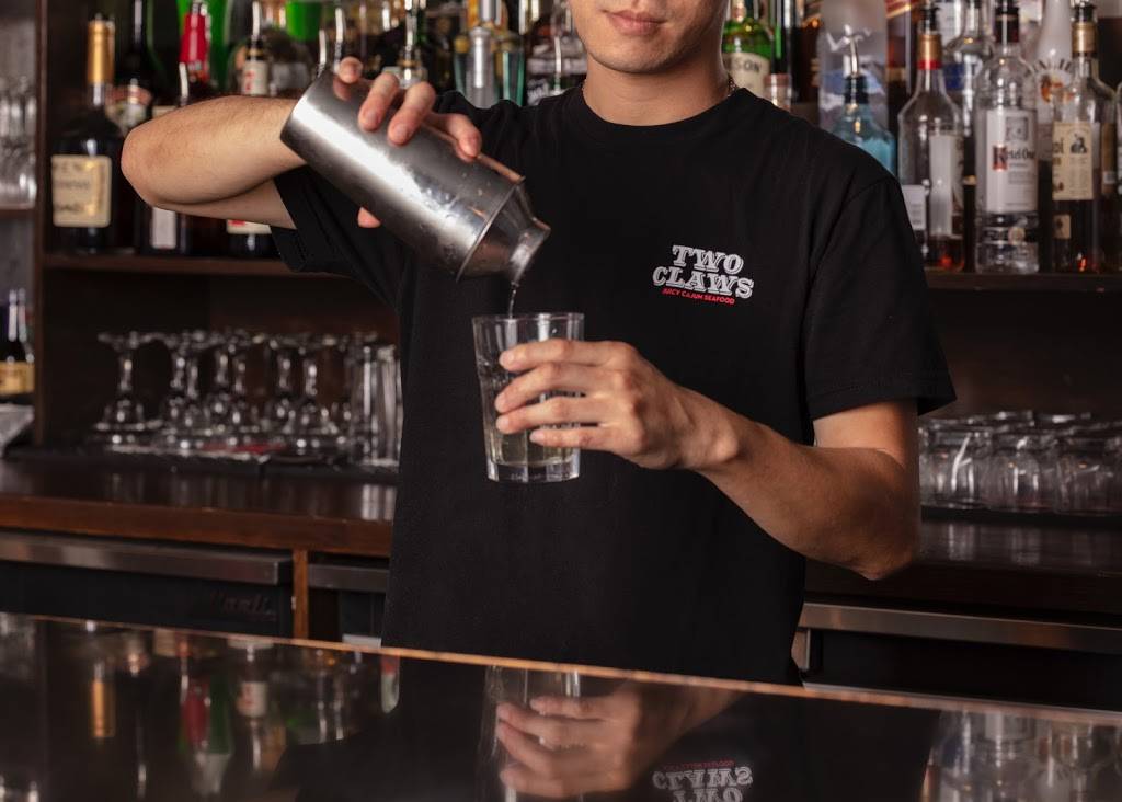 Two Claws | restaurant | 1255 Quintilio Dr, Bear, DE 19701, USA | 3023659065 OR +1 302-365-9065