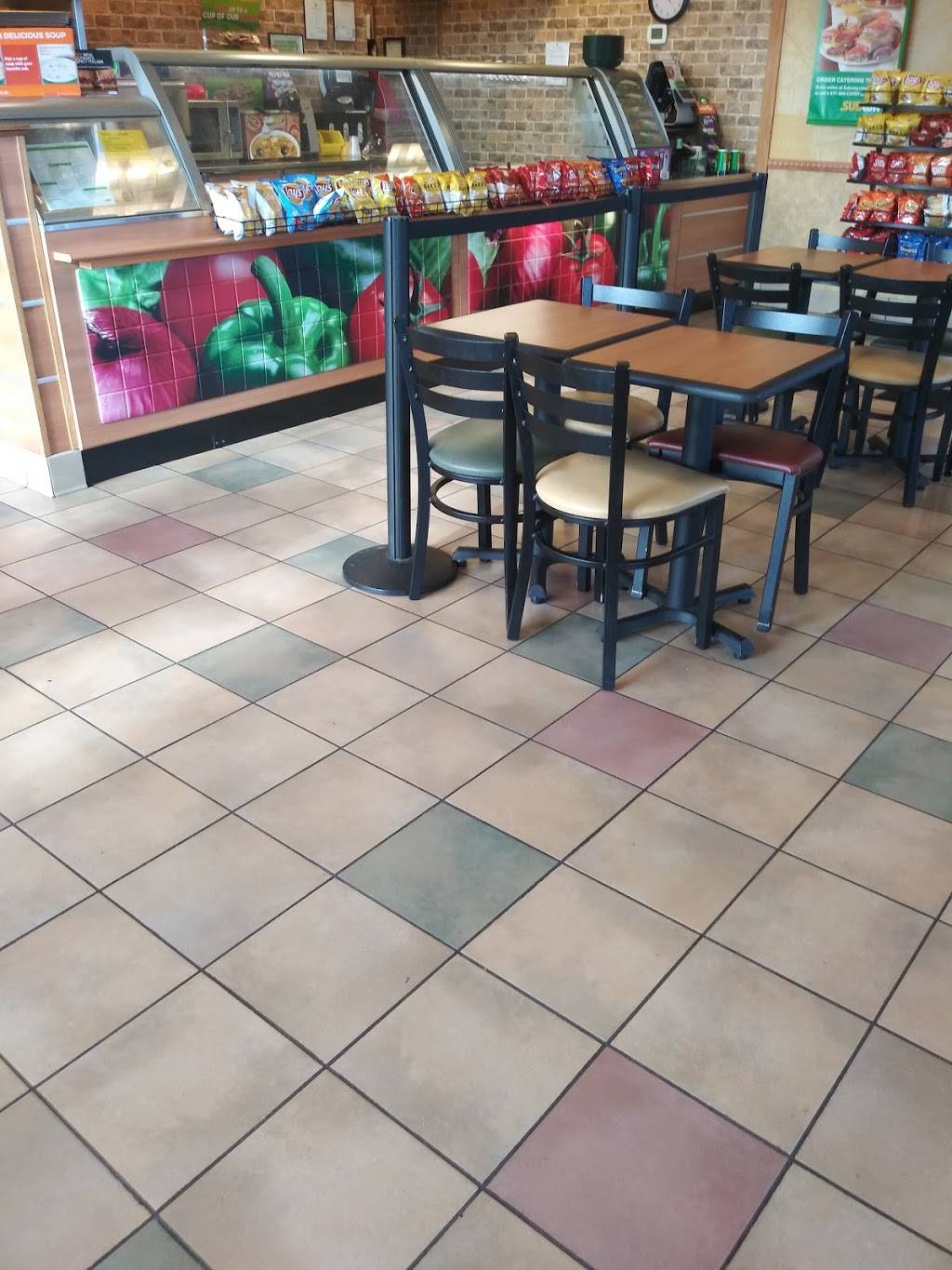 Subway | restaurant | 1000-B Main St, Altavista, VA 24517, USA | 4343692366 OR +1 434-369-2366