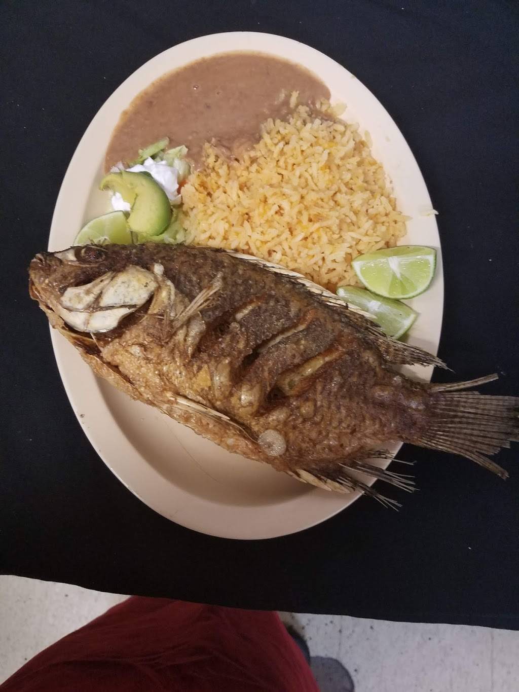 El Jalicience | restaurant | 224 E Main St, Round Lake Park, IL 60073, USA | 8477401902 OR +1 847-740-1902