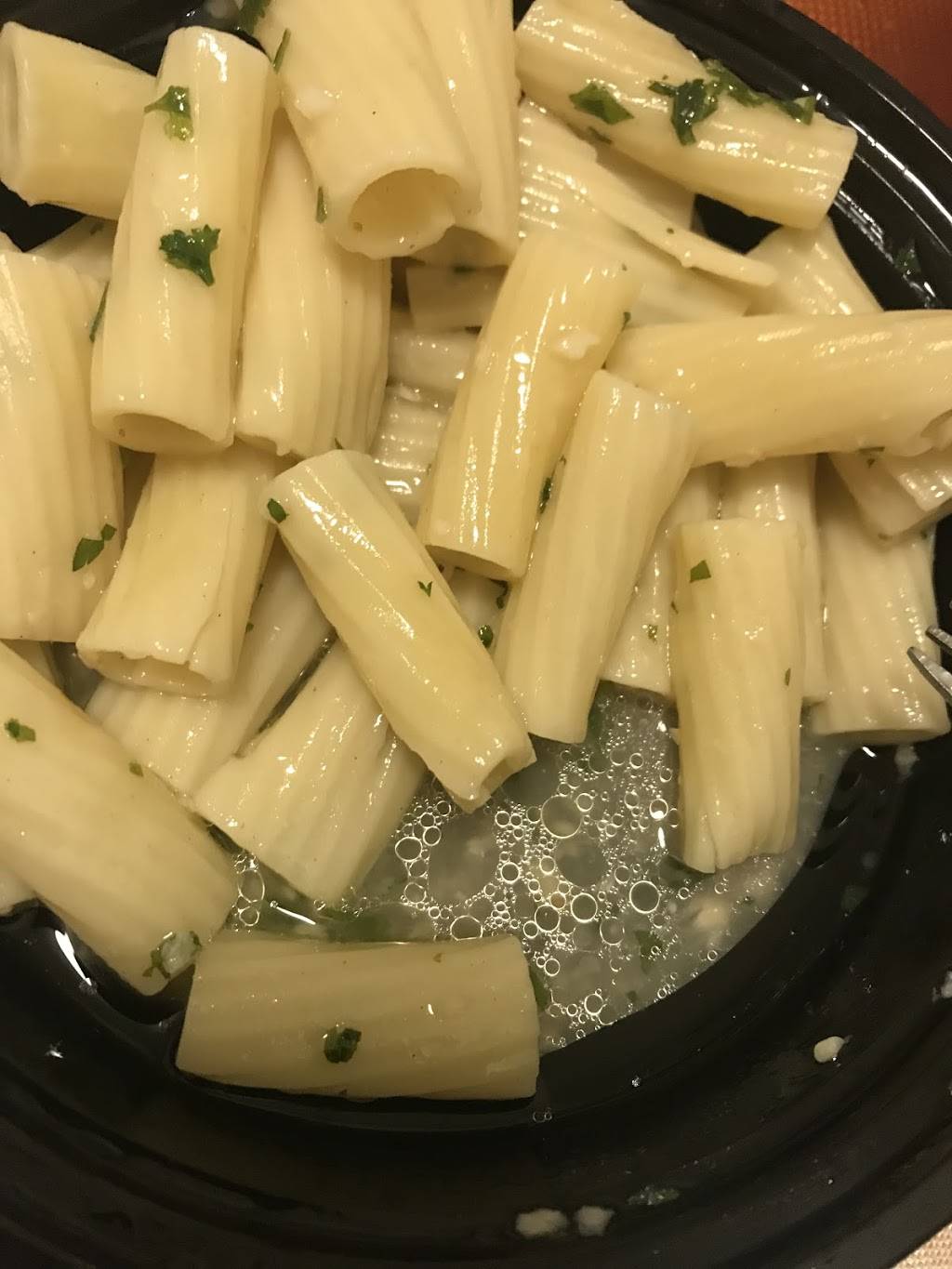 Augies Numero #1 Restaurant & Pizza | restaurant | 30 Germantown Rd, Danbury, CT 06810, USA | 2037447809 OR +1 203-744-7809