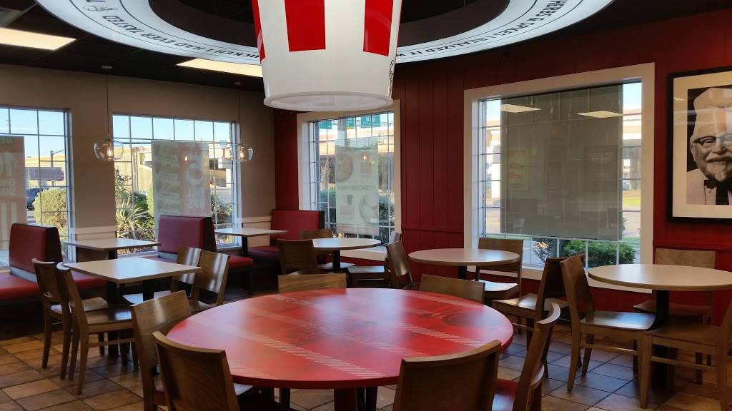KFC | restaurant | 777 NE Loop 820, Hurst, TX 76053, USA | 8172848885 OR +1 817-284-8885