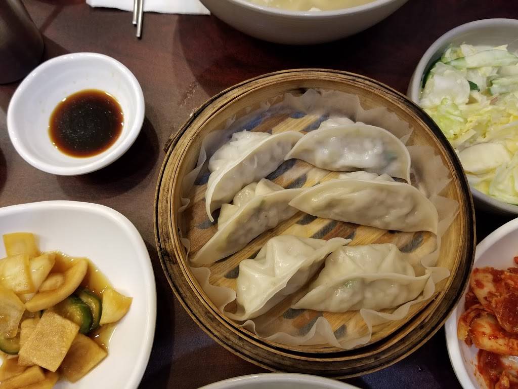 손칼국수 or Chung Mok | restaurant | 339 Broad Ave, Palisades Park, NJ 07650, USA | 2015925990 OR +1 201-592-5990