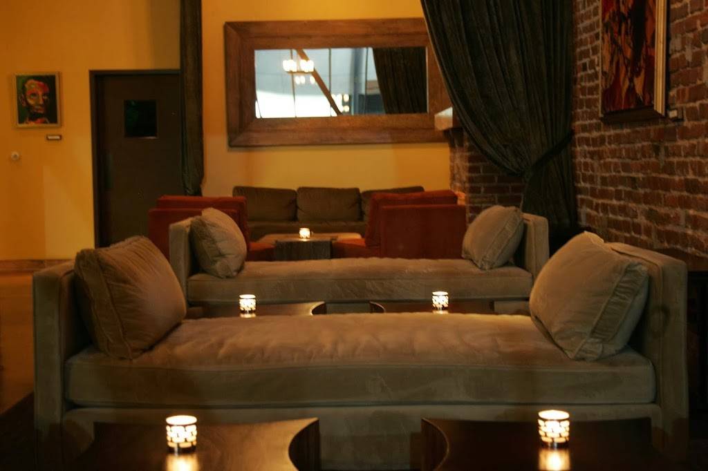 District San Francisco | night club | 216 Townsend St, San Francisco, CA 94107, USA | 4158962120 OR +1 415-896-2120