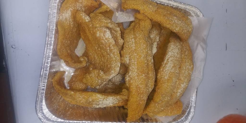 JJ fish , chicken & grill | restaurant | 5211 W North Ave, Chicago, IL 60639, USA | 7734178888 OR +1 773-417-8888