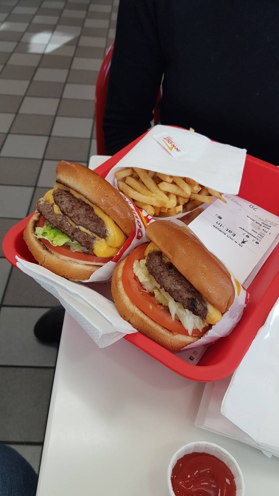 In-N-Out Burger | restaurant | 3640 Cahuenga Blvd, Los Angeles, CA 90068, USA | 8007861000 OR +1 800-786-1000