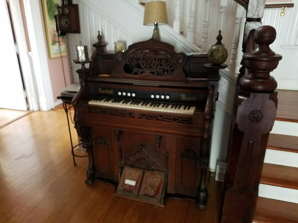 The August Seven Inn | restaurant | 1209 S Peninsula Dr, Daytona Beach, FL 32118, USA | 3862488420 OR +1 386-248-8420