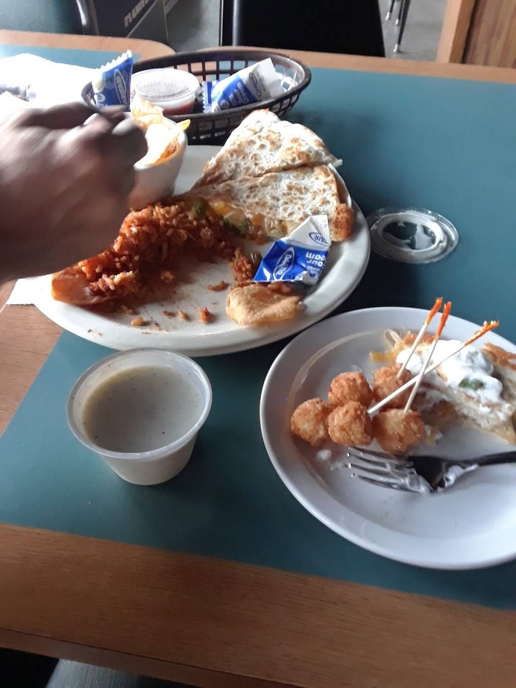 Scooters Bar & Grill | restaurant | 6004 Torrey Rd, Flint, MI 48507, USA | 8106556884 OR +1 810-655-6884