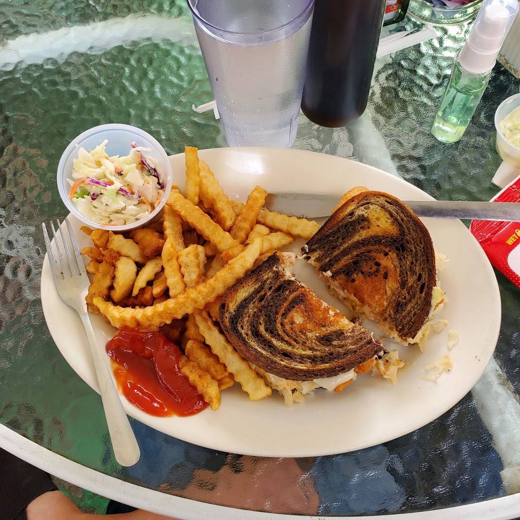 Brunswick Diner | restaurant | 101 Pleasant St, Brunswick, ME 04011, USA | 2077211134 OR +1 207-721-1134