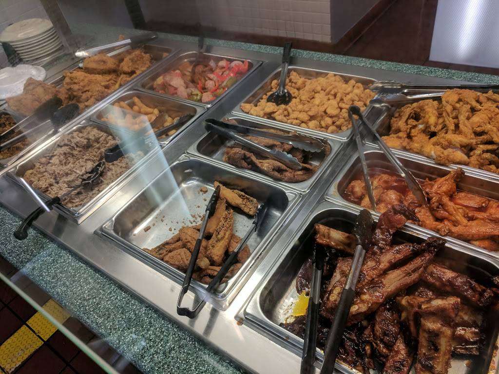 Carolina BBQ & Chicken | restaurant | 1395 Skippers Rd, Emporia, VA 23847, USA | 4346378803 OR +1 434-637-8803