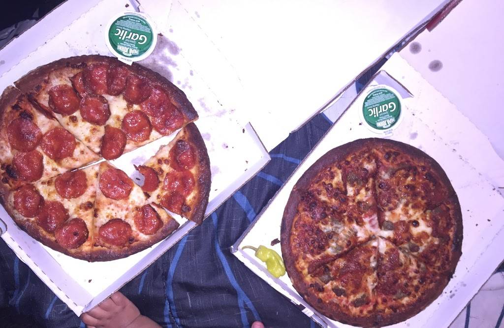 Papa Johns Pizza | restaurant | 102 River Oaks Dr, Tarboro, NC 27886, USA | 2525636650 OR +1 252-563-6650