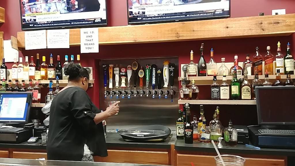 The Lanes | restaurant | 21400 Southgate Park Blvd, Maple Heights, OH 44137, USA | 2166268300 OR +1 216-626-8300