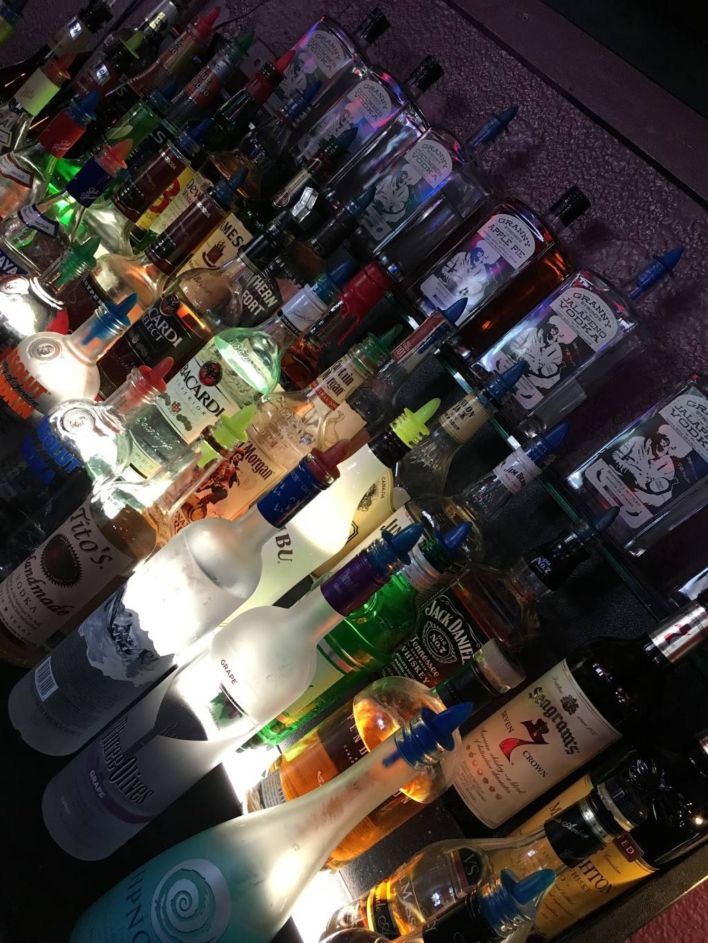 Cocoanut Grove | restaurant | 710 Marine Dr, Bellingham, WA 98225, USA | 3606716756 OR +1 360-671-6756