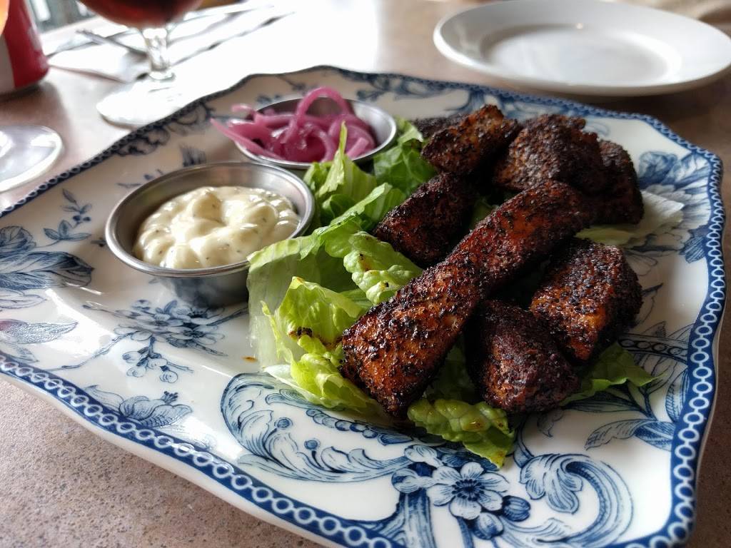 Two Foxes Gastropub | restaurant | 121 S Main St, Bowling Green, OH 43402, USA | 4193158891 OR +1 419-315-8891