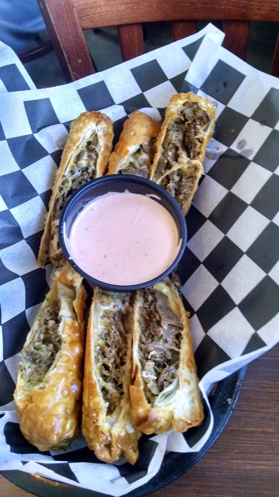 Sidelines Sports Bar & Grill | restaurant | 105 Canal St, Salem, MA 01970, USA | 9787455870 OR +1 978-745-5870