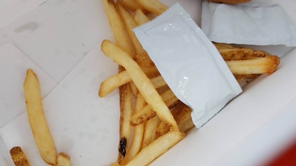 Carls Jr. | restaurant | 3150 Case Rd, Perris, CA 92570, USA | 9519282852 OR +1 951-928-2852