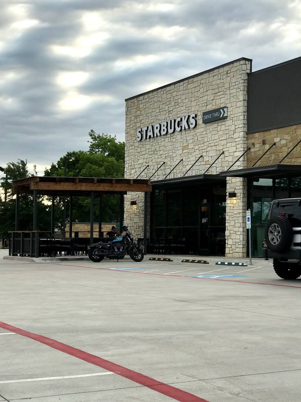 Starbucks | cafe | 105 Country View Dr #400, Roanoke, TX 76262, USA | 6823514767 OR +1 682-351-4767