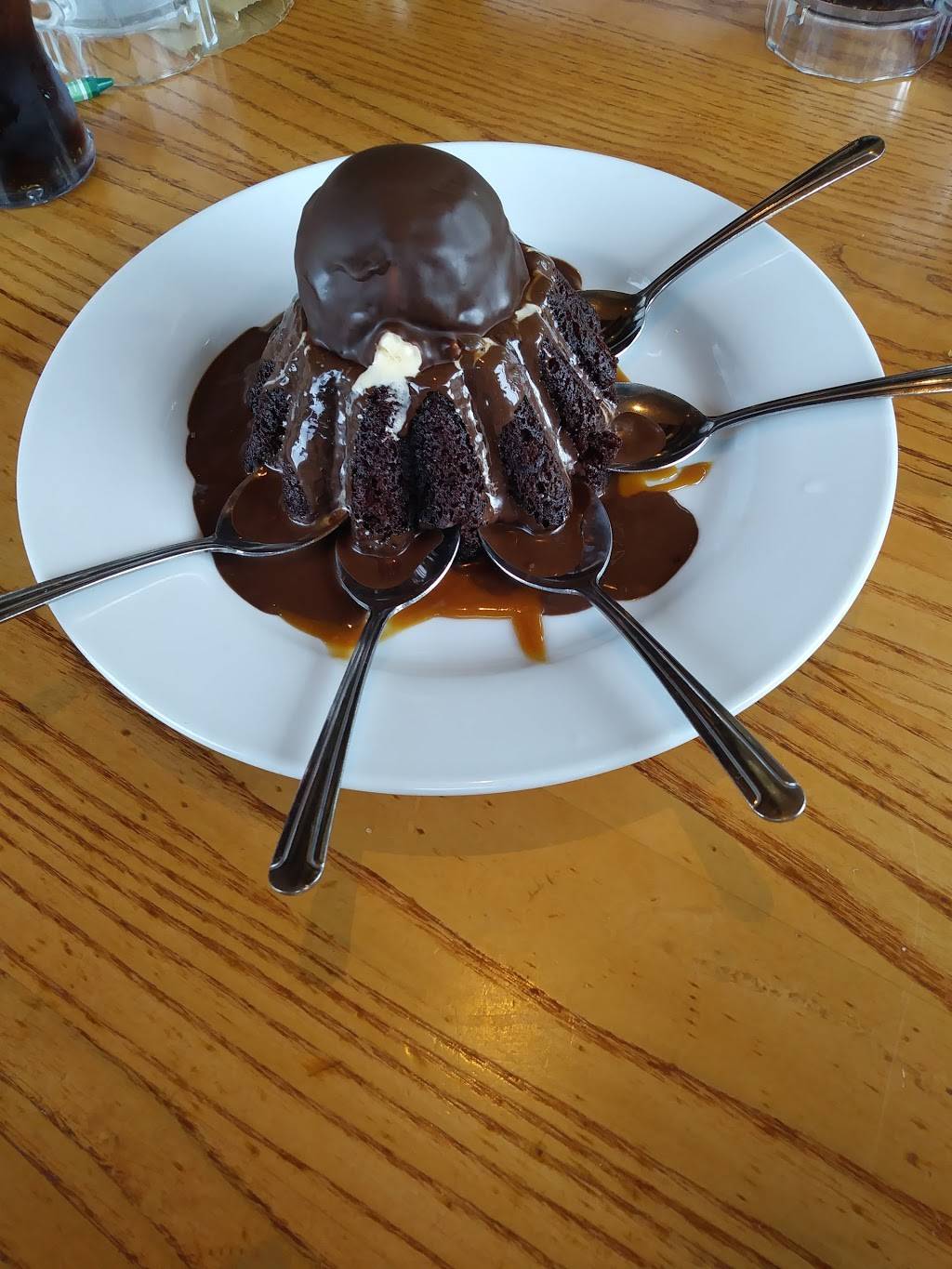 Chilis Grill & Bar | meal takeaway | 119 N, 12th Ave, Hanford, CA 93230, USA | 5595891077 OR +1 559-589-1077