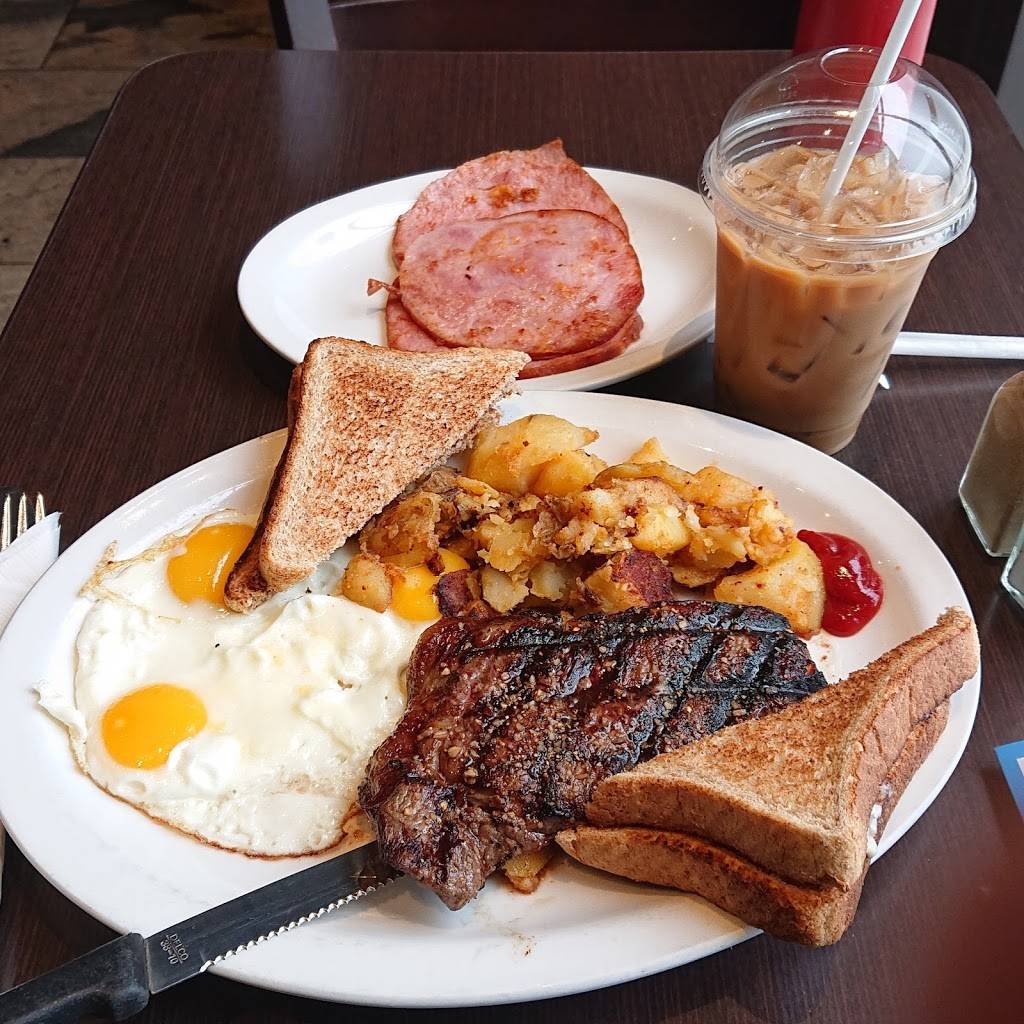 Airport Gate Cafe & Grill | restaurant | 924 Dixon Rd, Etobicoke, ON M9W 1J9, Canada | 6477482233 OR +1 647-748-2233