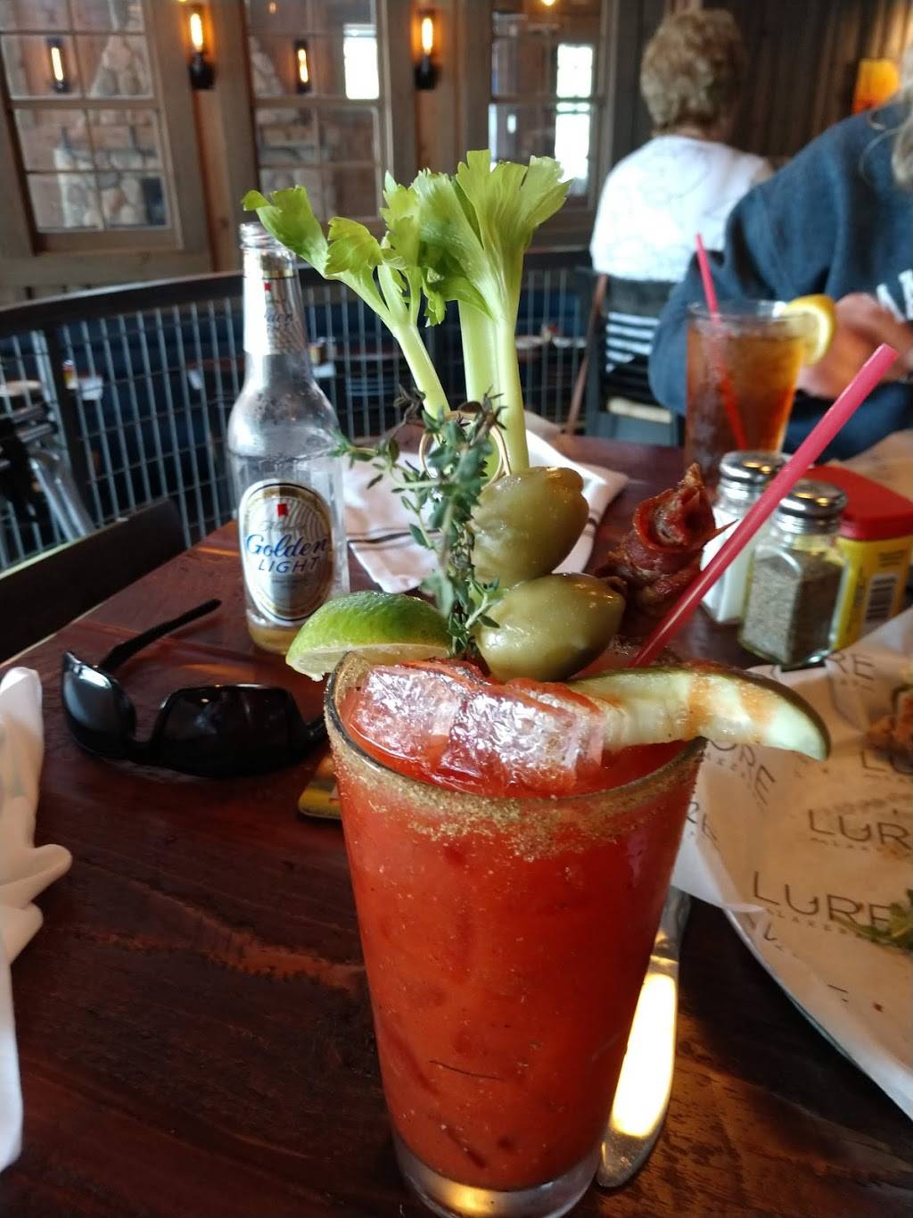 Lure Lakebar | restaurant | 2800 N Nokomis NE, Alexandria, MN 56308, USA | 3202197755 OR +1 320-219-7755