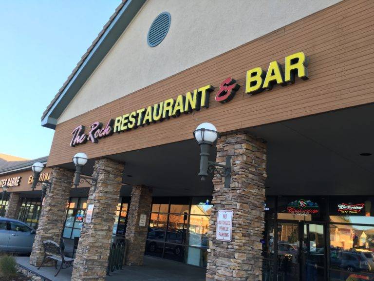 The Rock Restaurant and Bar | restaurant | 22934 E Smoky Hill Rd, Aurora, CO 80016, USA | 3036907934 OR +1 303-690-7934