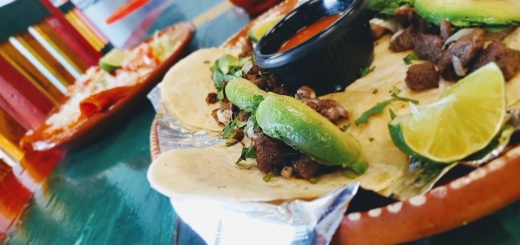 El Amachado | restaurant | 3010 George Dieter Dr ste A, El Paso, TX 79936, USA | 9158814430 OR +1 915-881-4430