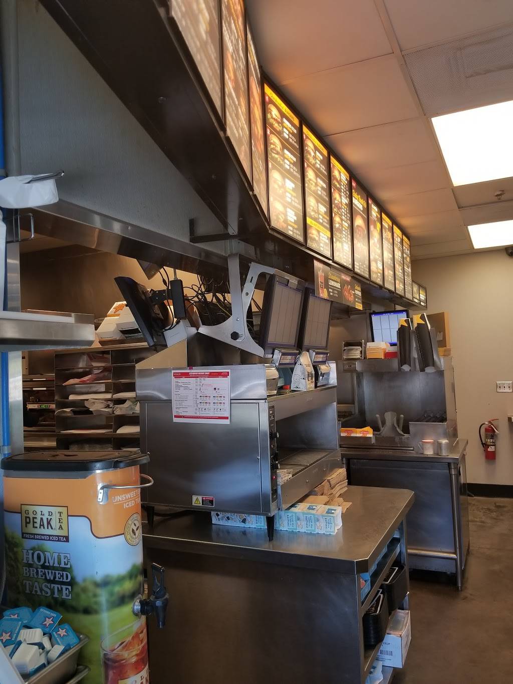 Carls Jr. | restaurant | 8120 S Houghton Rd, Tucson, AZ 85747, USA | 5206631020 OR +1 520-663-1020