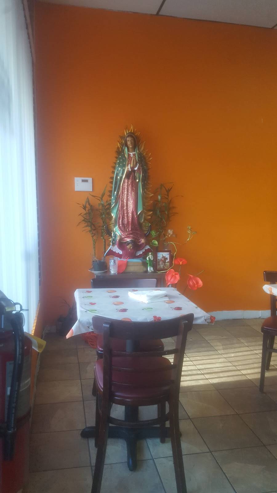 Jalapeños Restaurant | restaurant | 927 Main Ave, Passaic, NJ 07055, USA | 9732467360 OR +1 973-246-7360