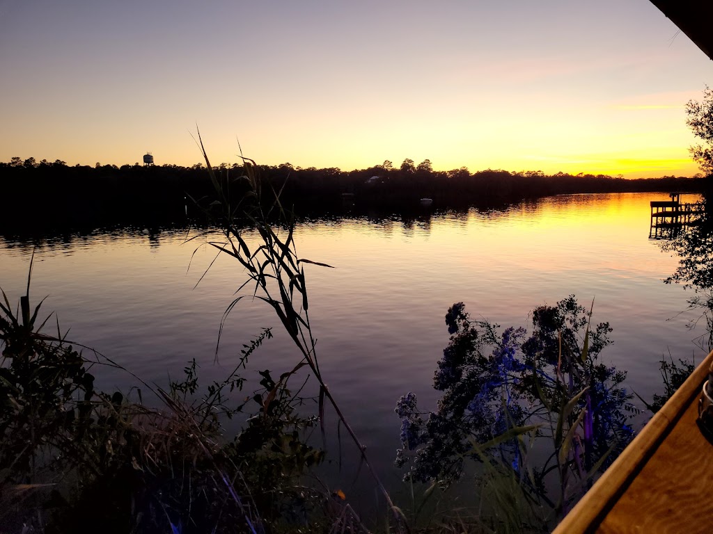 Docs Oyster Bar | restaurant | 303 Glen Avenue, Behind Compass Rose, Valparaiso, FL 32580, USA | 8507290406 OR +1 850-729-0406